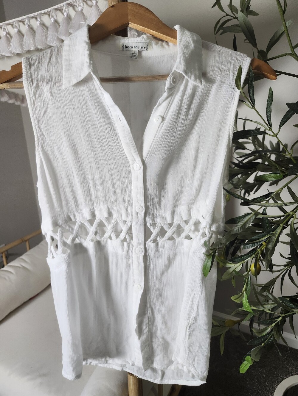 Lucca Couture White Sleeveless Button-Front Top w/Crochet Waist *missing button*